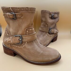 Musse & Cloud Tan Ankle Boots